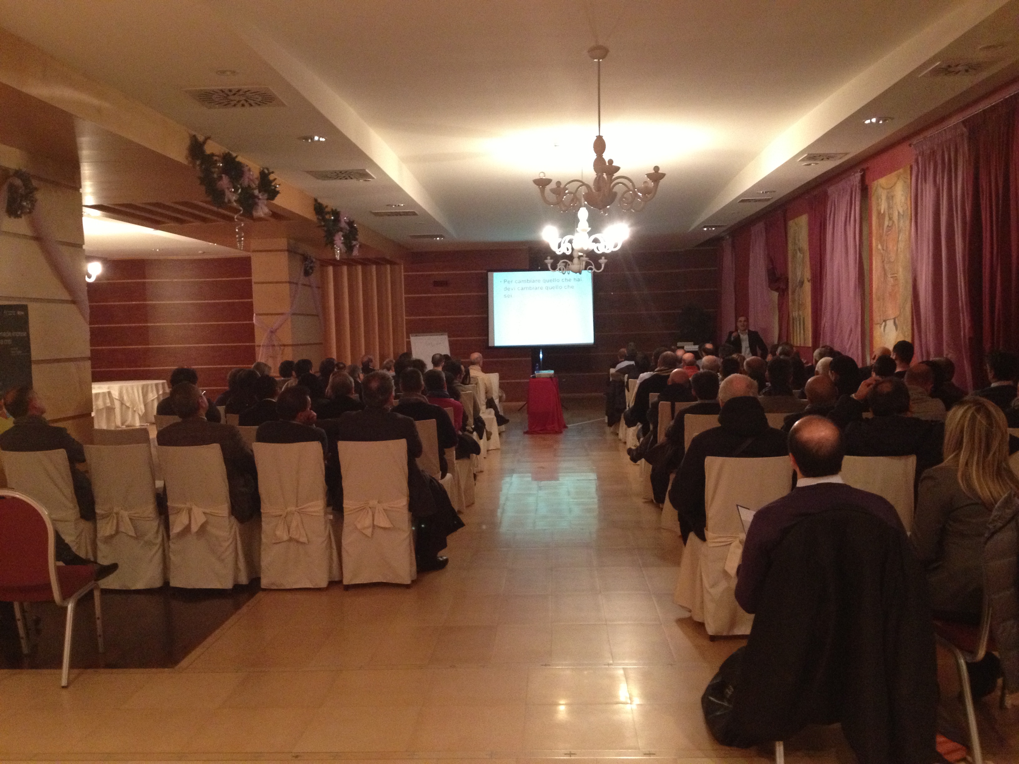 immagine MANFREDONIA, PRESENTAZIONE DEL LIBRO PICCOLE E MEDIE IMPRESE CHE BATTONO LA CRISI